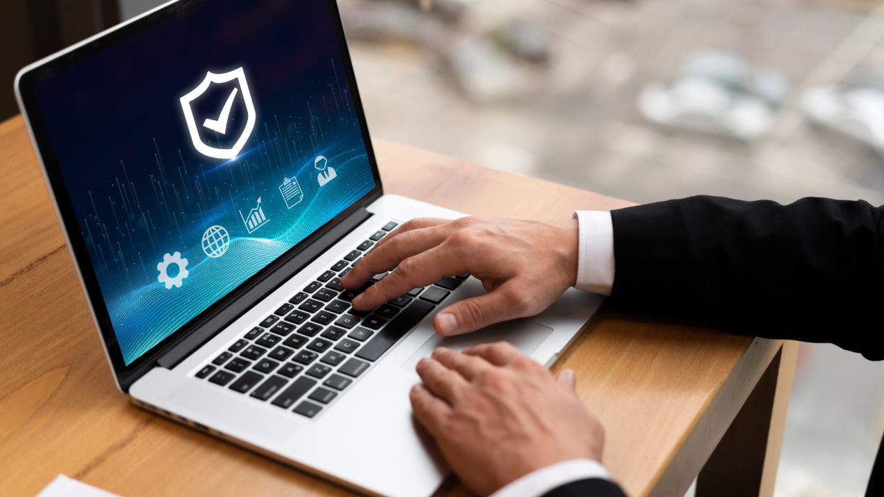 Maintenance et Sécurité : Pourquoi votre Site doit être Mis à Jour Quotidiennement pour Éviter le Piratage