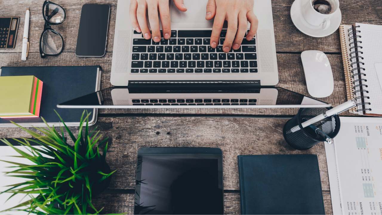 Agence Web ou Freelance à Toulon : Le vrai prix d’un site internet qui rapporte